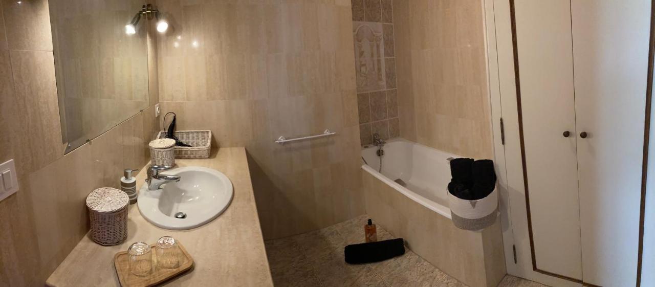 Le Chai De La Rose Spa Et Seances Bien Etre Doué-la-Fontaine Kültér fotó